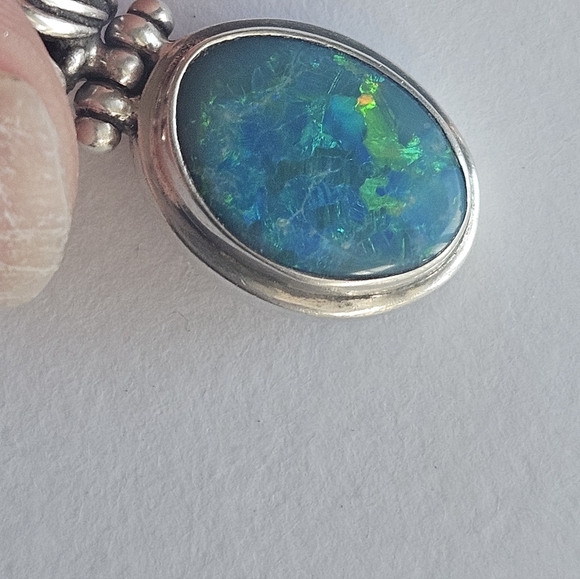 Elegant Sterling Silver Pendant Australian Blue Green Black Opal - Picture 3 of 8